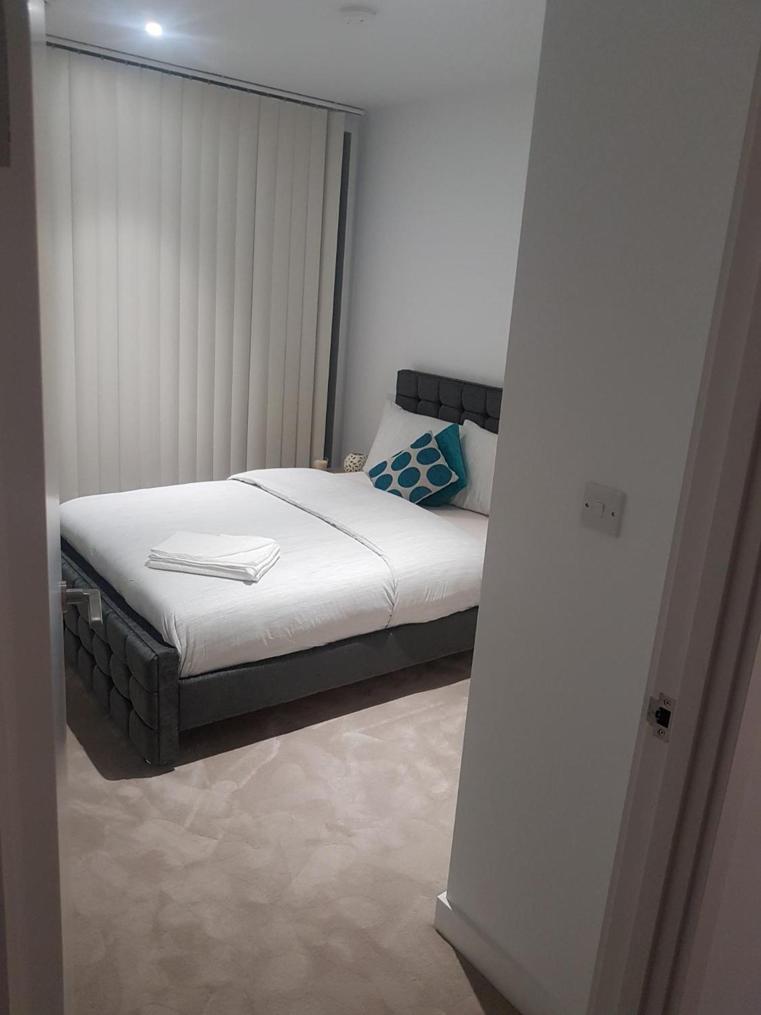 Lush Living - Double Room With Private Bathroom London Kültér fotó