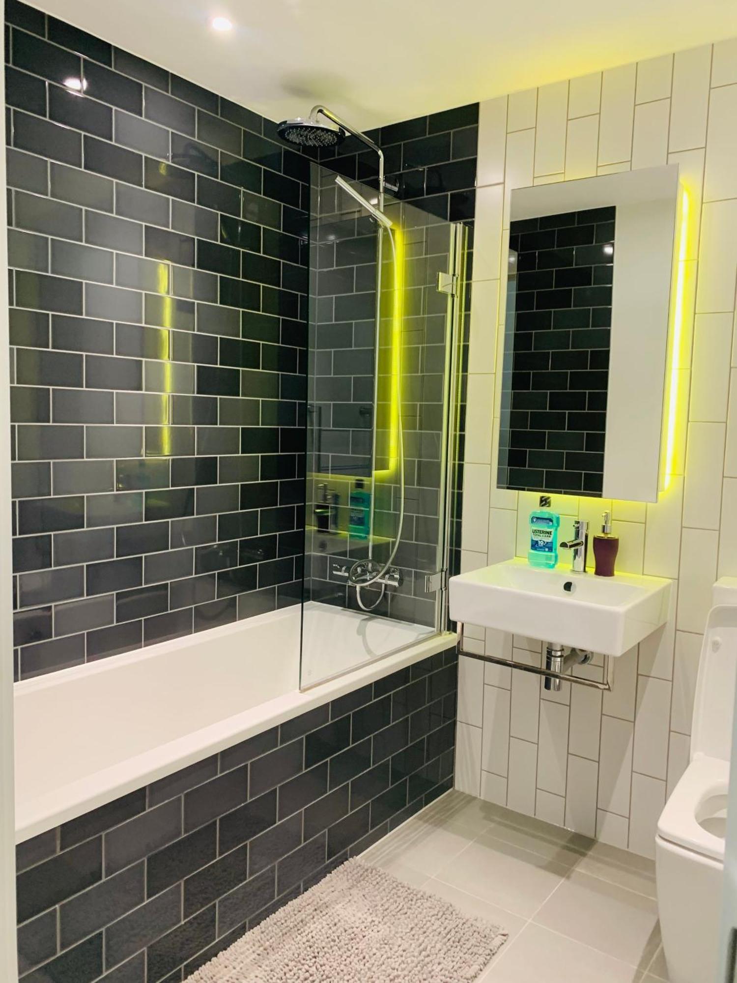 Lush Living - Double Room With Private Bathroom London Kültér fotó